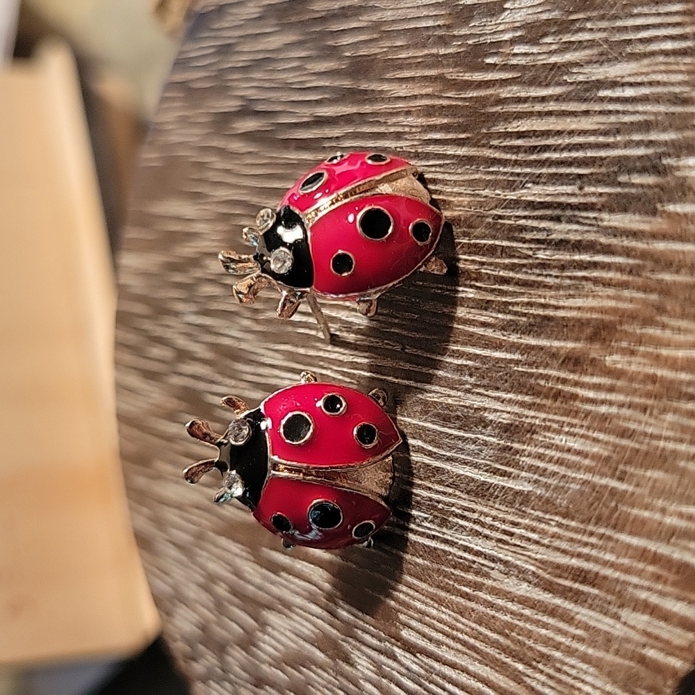 Ladybug Stud Earrings, crystal eyes - Picture 4 of 6